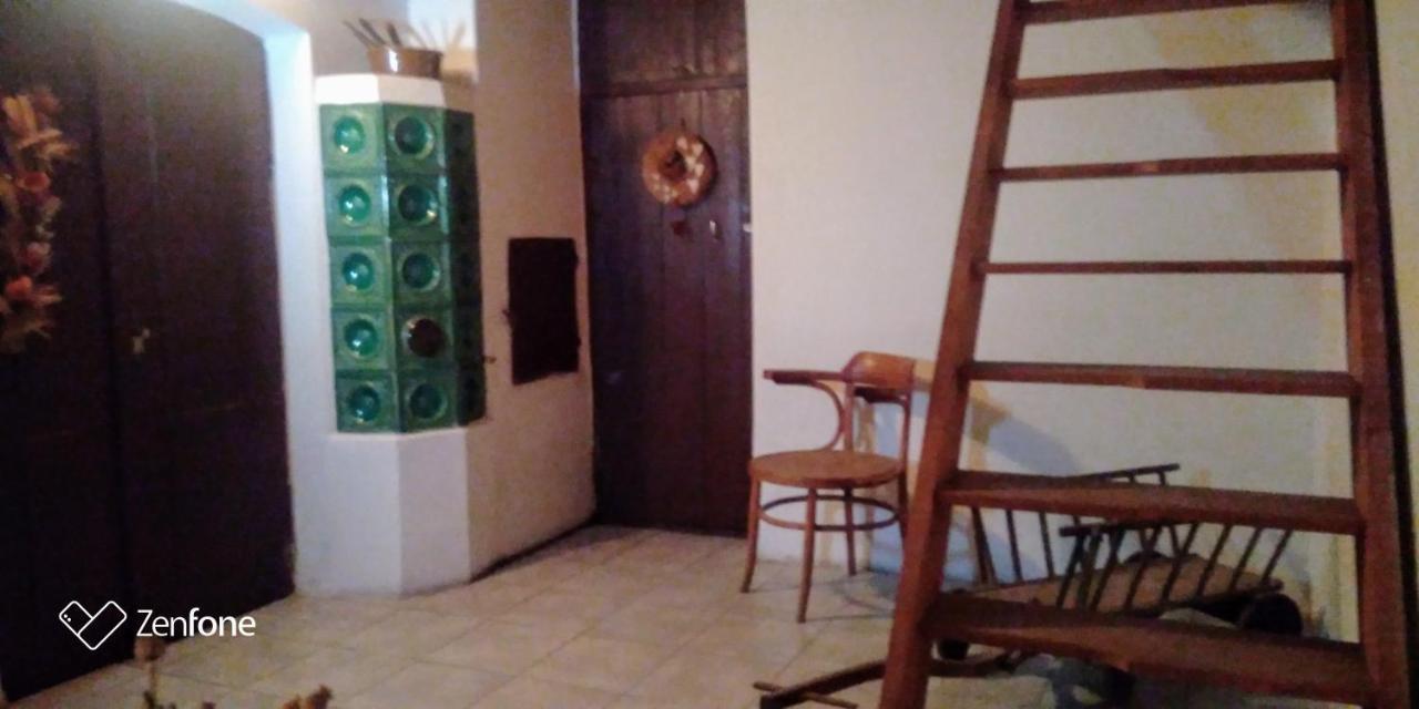 Chalupa s Roubenkou Police nad Metuji Bagian luar foto